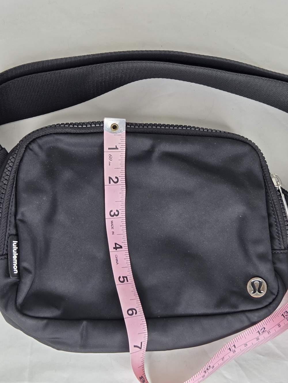 lululemon athletica OS Everywhere Belt Bag In Black Aprox 8"x6" Inch - Picture 11 of 11